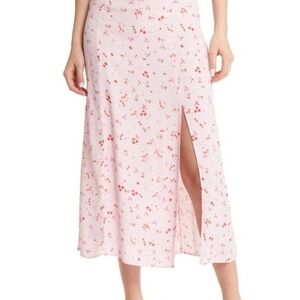 Chic Floral Midi Skirt in Soft Pink